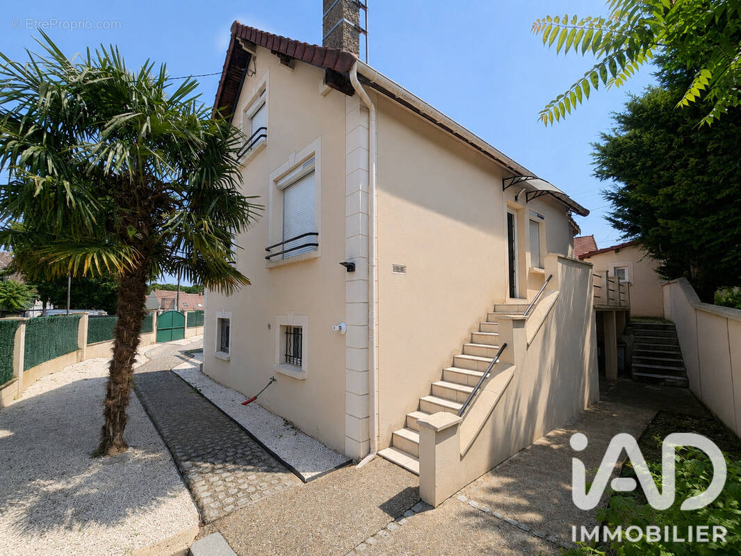 Photo 1 - Maison à MERY-SUR-OISE