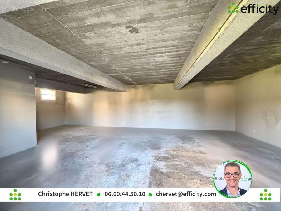 Maison 381 m² à Ruffec  - photo 24