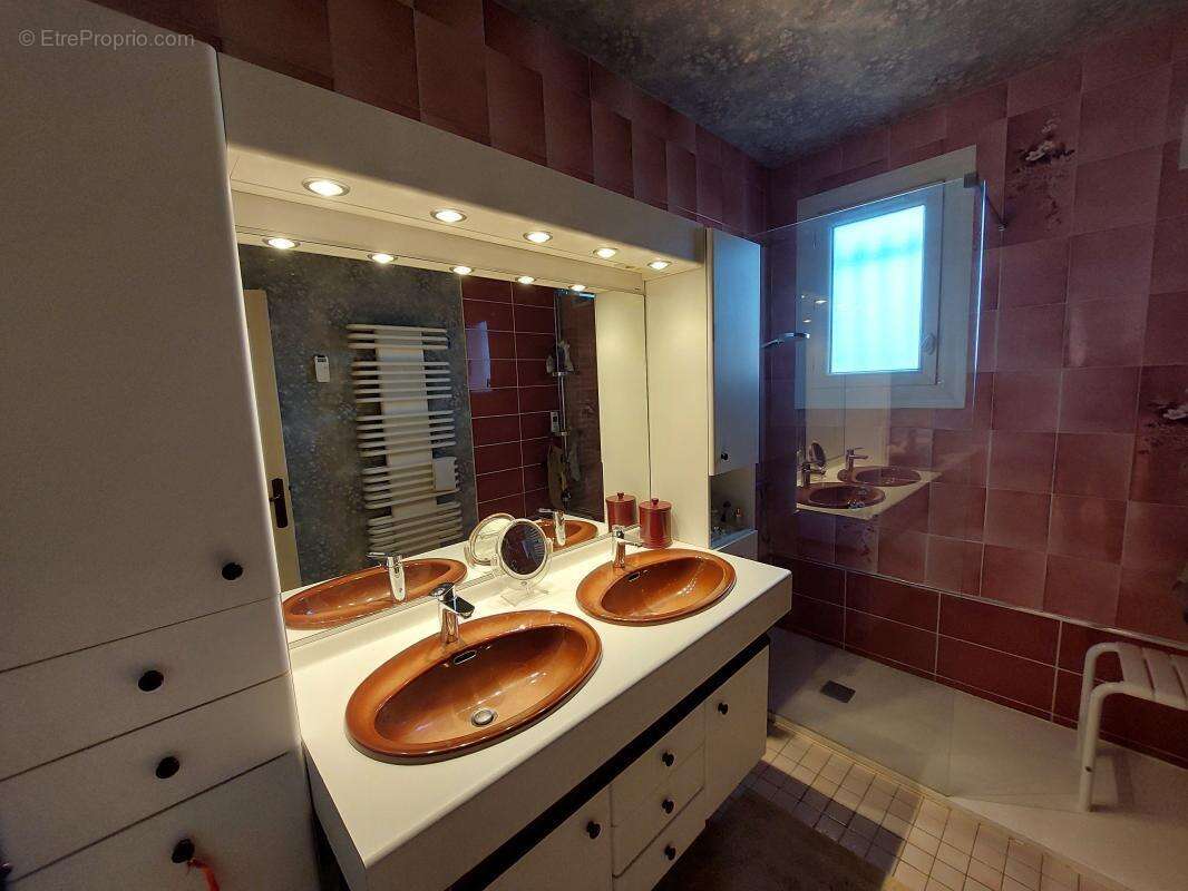 Maison à LES BAUX-SAINTE-CROIX