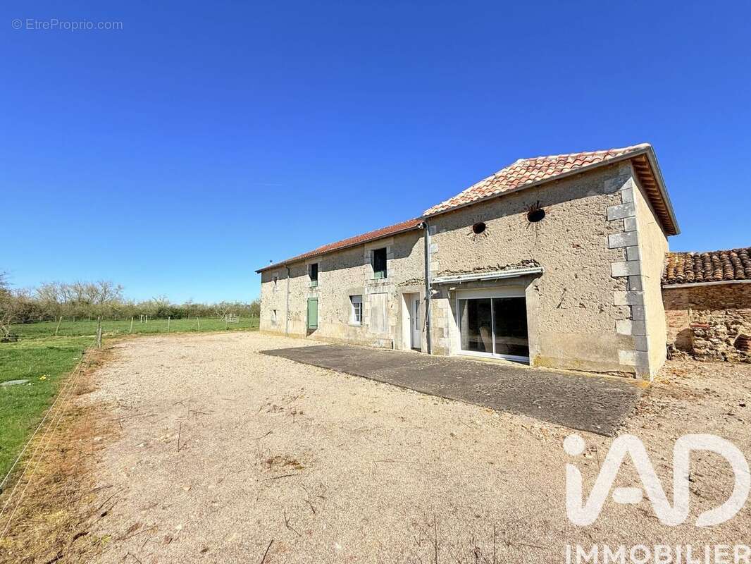 Photo 3 - Maison à SAULGE