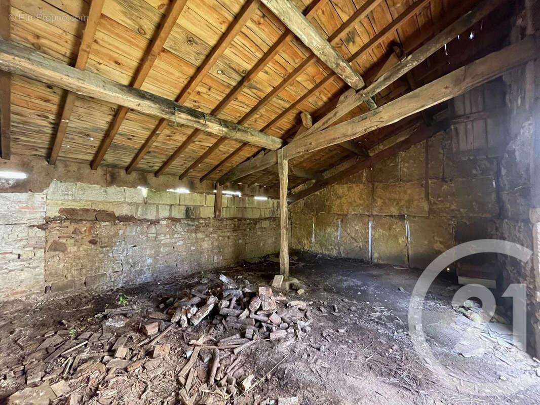 Maison à LES EGLISOTTES-ET-CHALAURES