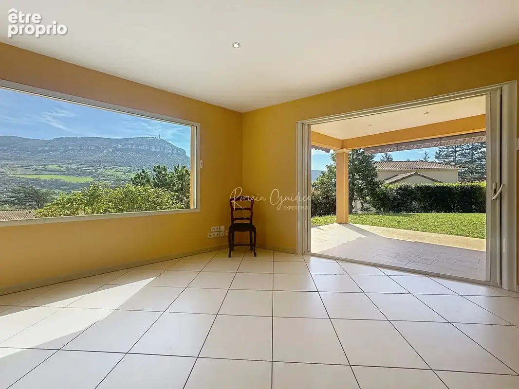 Villa f5 148 m2 avec ascenseur sur terrain de 1014 m2 - photo 6