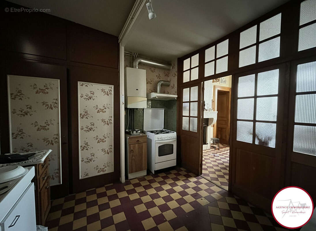 Maison à SAINT-AMAND-MONTROND