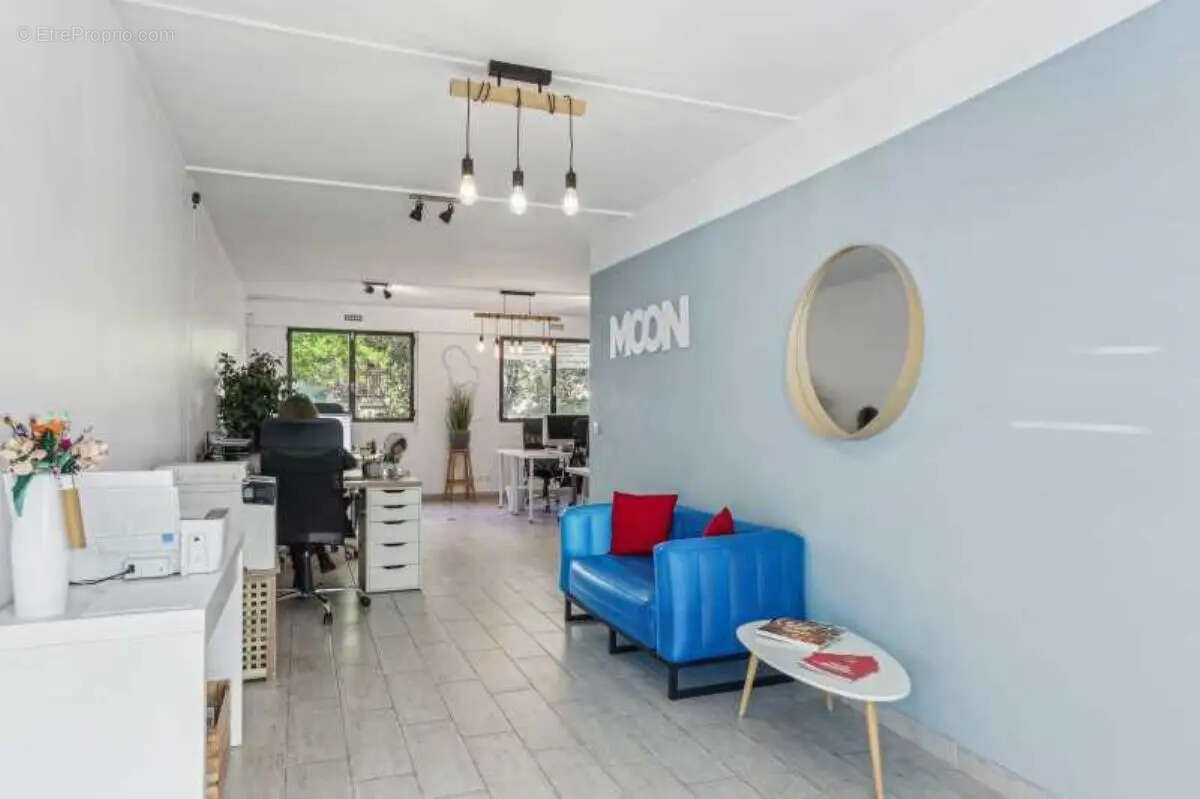 Commerce à ISSY-LES-MOULINEAUX