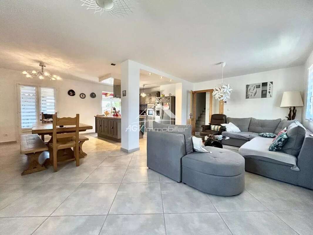 Maison à SAINT-MARTIN-DE-VALGALGUES