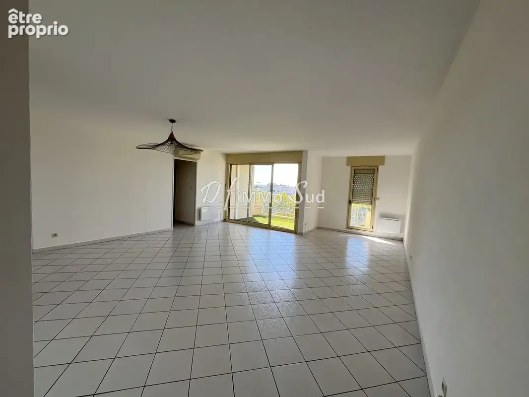 Appartement type t5 - quai victor hugo - terrasse - parking couvert - ascenseur - photo 6