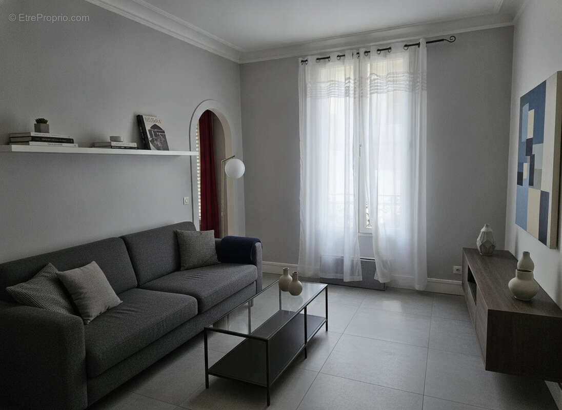 Appartement à COURBEVOIE