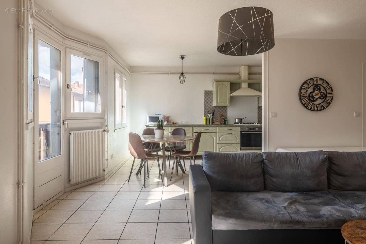 Appartement à SAINT-FONS