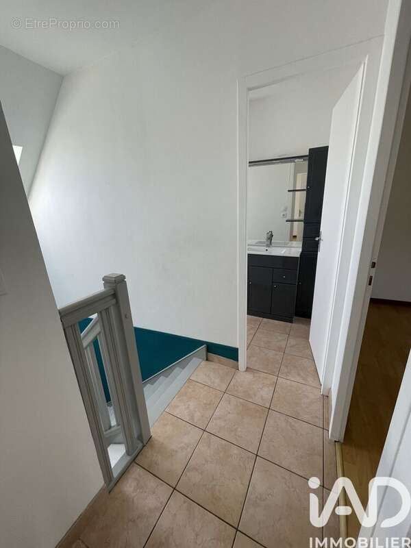 Maison 97 m² à Fontaine-La-Gaillarde  - photo 7