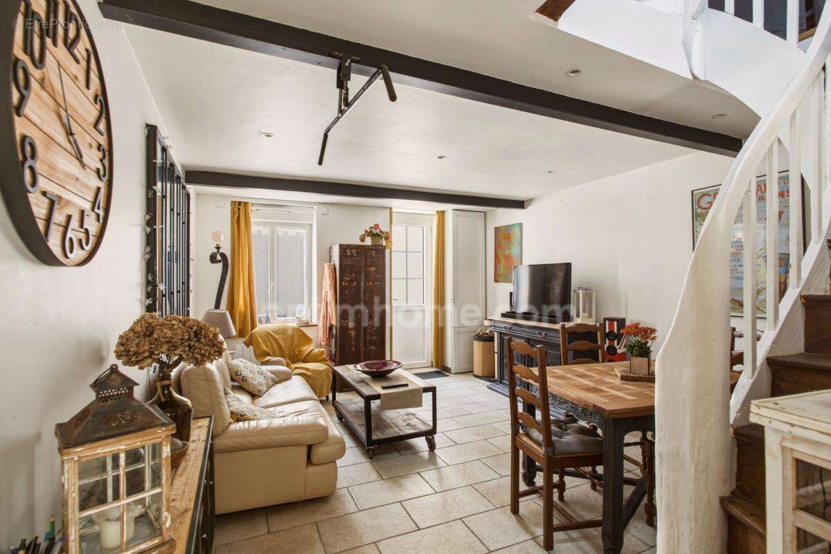 Maison touques centre - 65 m² - 2 chambres - terrasse - aucun travaux - proche deauville - photo 3