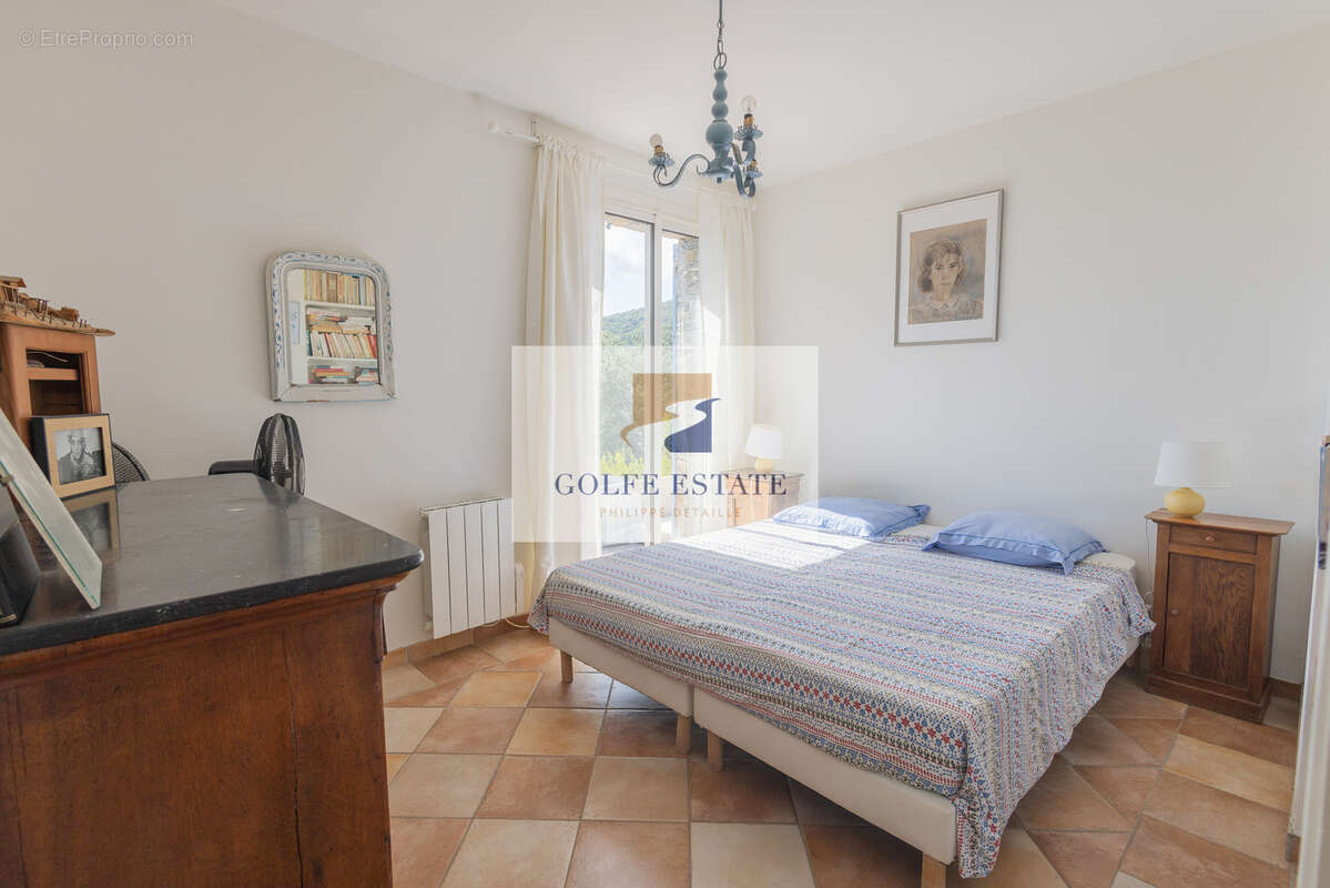 EXCLUSIVITÉ : Maison mitoyenne avec piscine, vue mer, 4 chambres - photo 8
