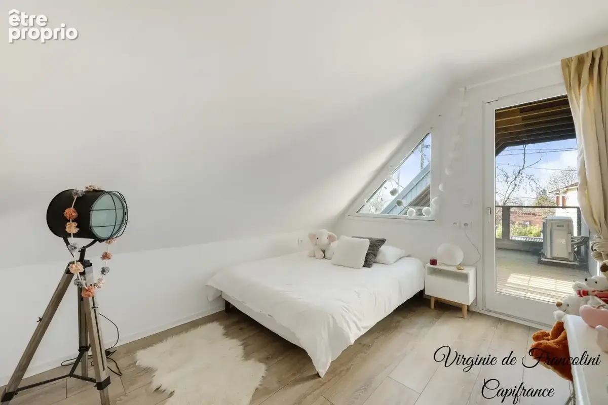 Sucy-en-Brie, Maison d'exception, parcelle de 800m², 259m² au sol, 4 chambres, 3 terrasses, jardin, garage, sous-sol - photo 14