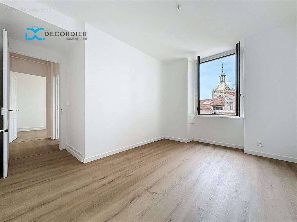 Appartement à EVIAN-LES-BAINS