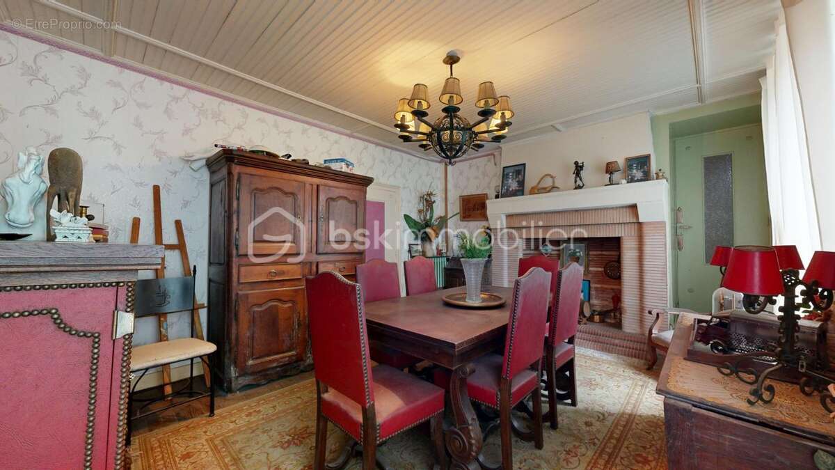 Maison à PEYRILHAC