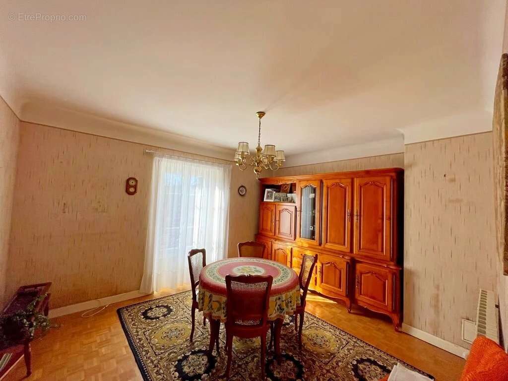 Maison à MONTSAUCHE-LES-SETTONS