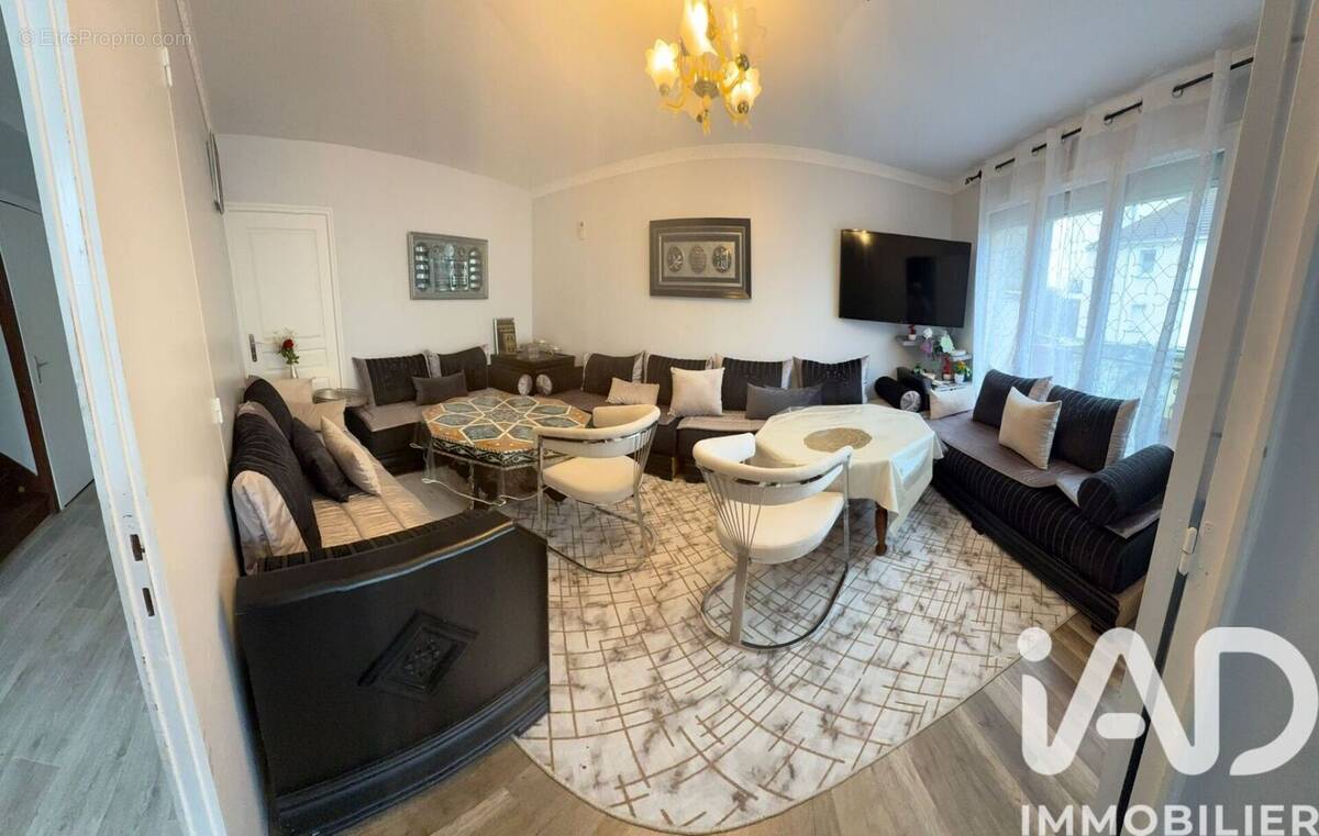 Photo 1 - Maison à SARCELLES