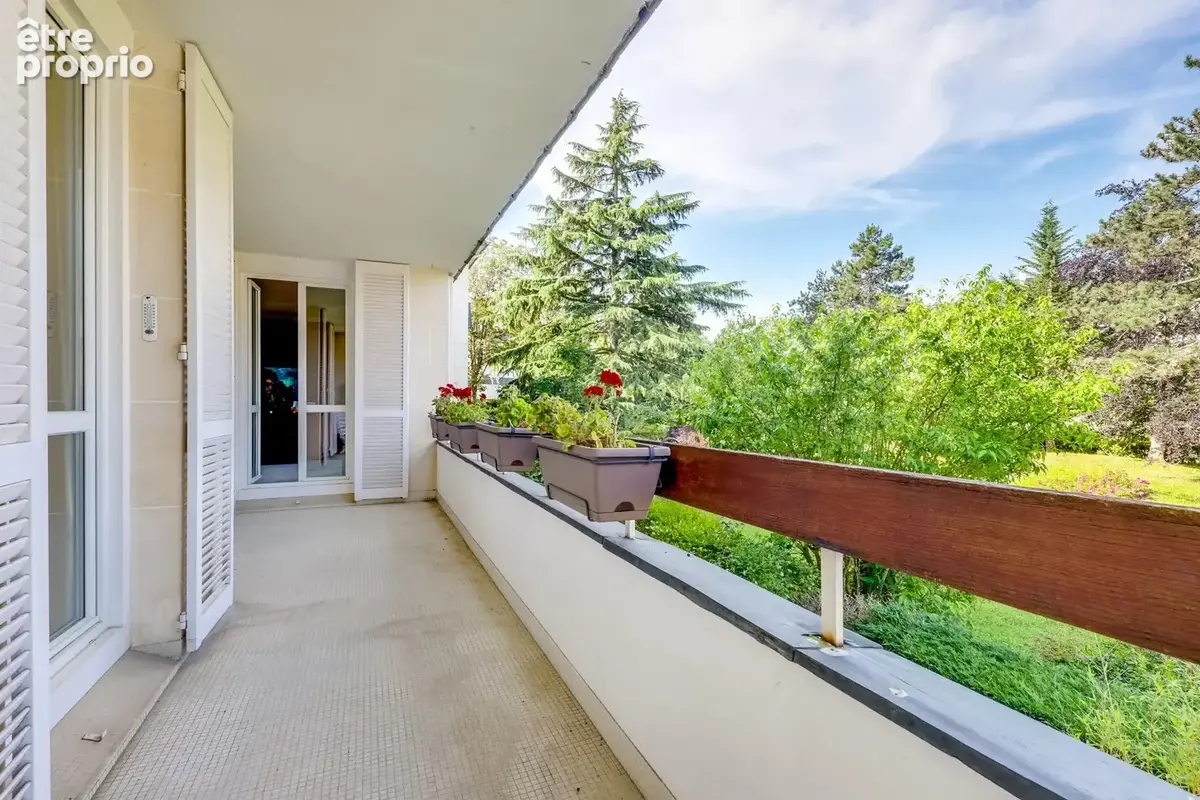 Louveciennes appartement familial avec balcon terrasse vues degagees sur jardins - photo 5
