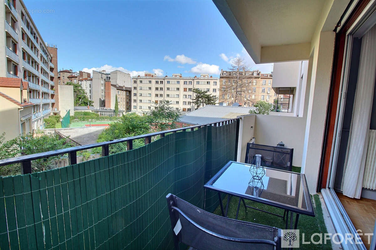 Appartement à LA GARENNE-COLOMBES