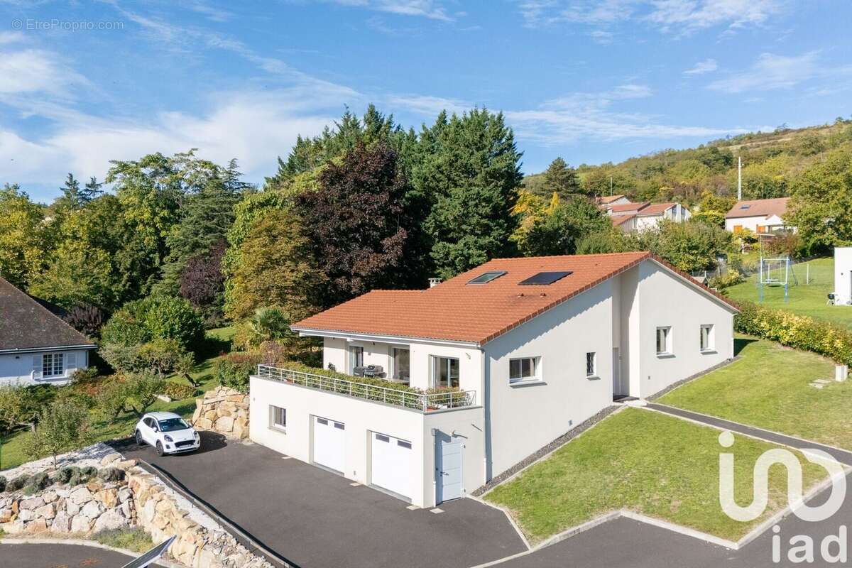 Photo 2 - Maison à ROMAGNAT