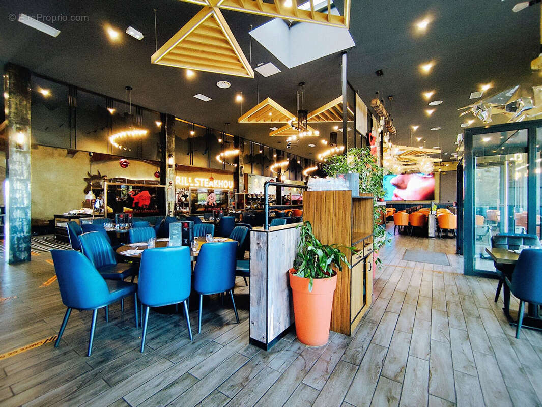 Fonds de commerce restaurant, fort CA, grande capacité, entièrement rénové - photo 2