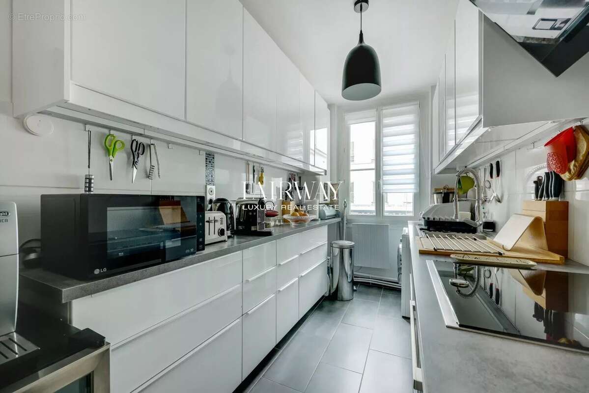 Appartement à PARIS-8E