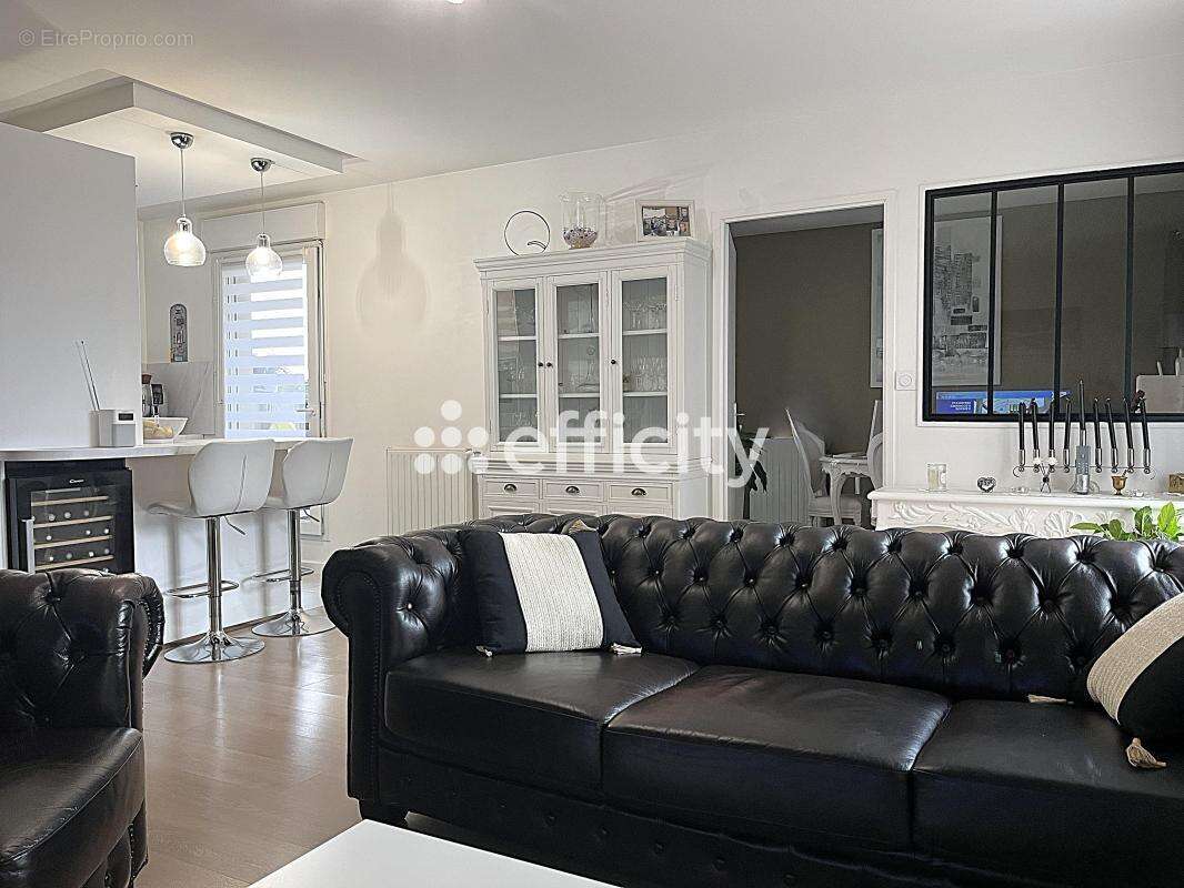 Appartement à ELANCOURT