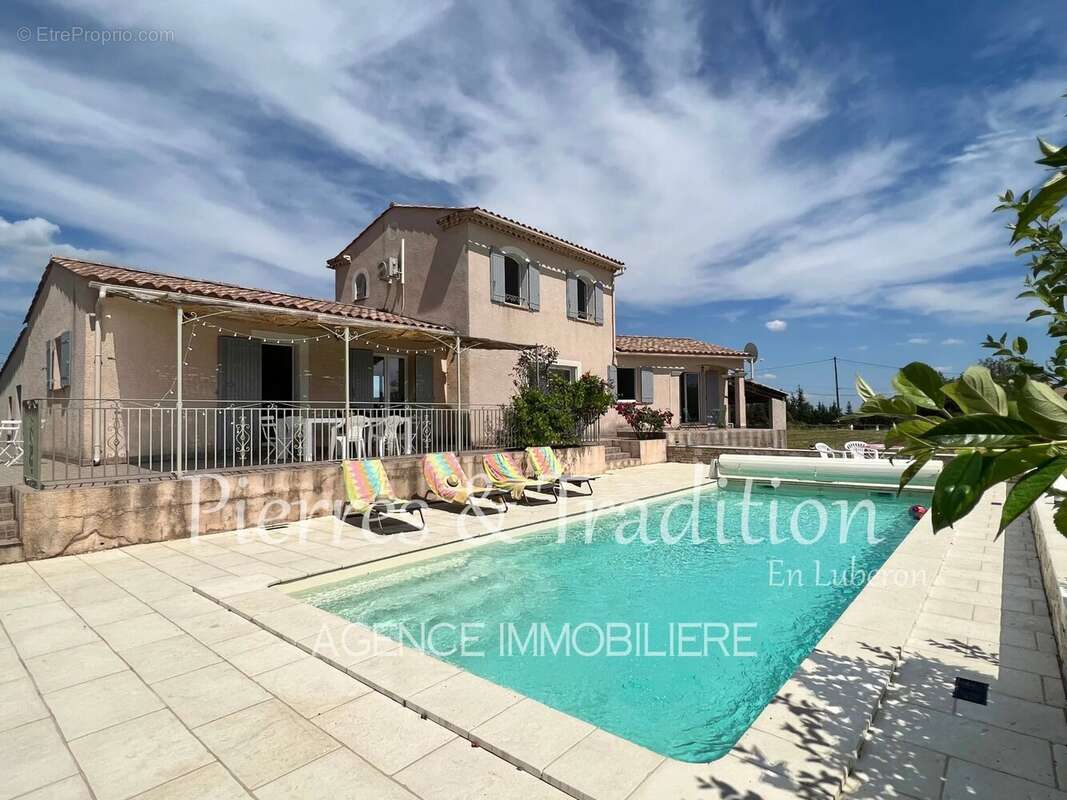 Maison à SIMIANE-LA-ROTONDE