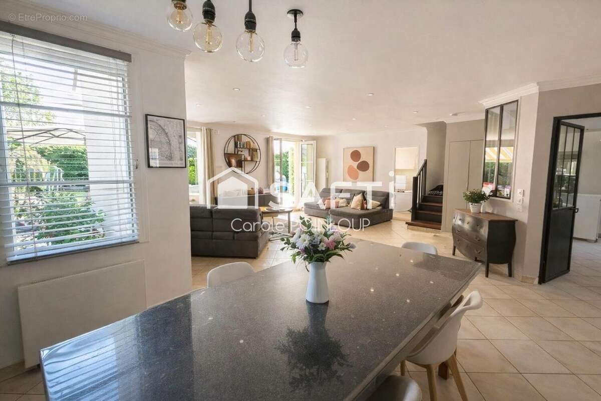 Maison 135 m² à Ozoir-La-Ferriere  - photo 2