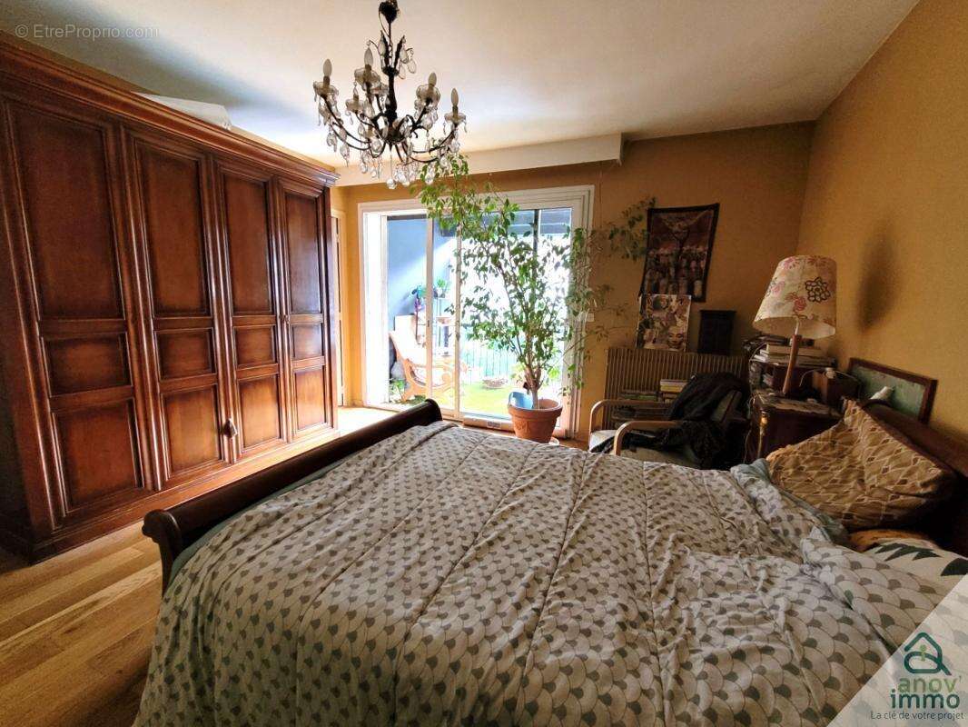 Commerce à SASSENAGE