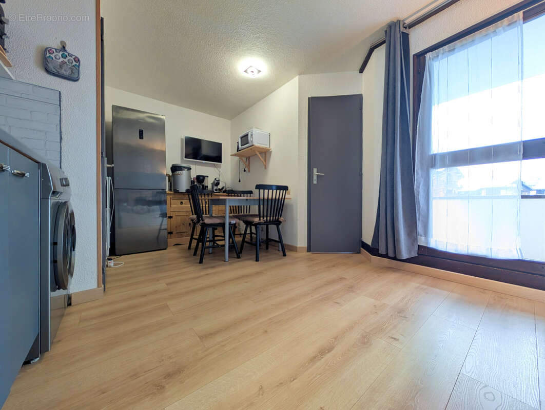 Appartement à MORILLON