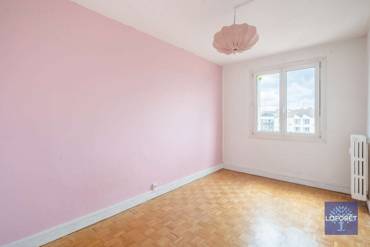 Appartement à LES PAVILLONS-SOUS-BOIS