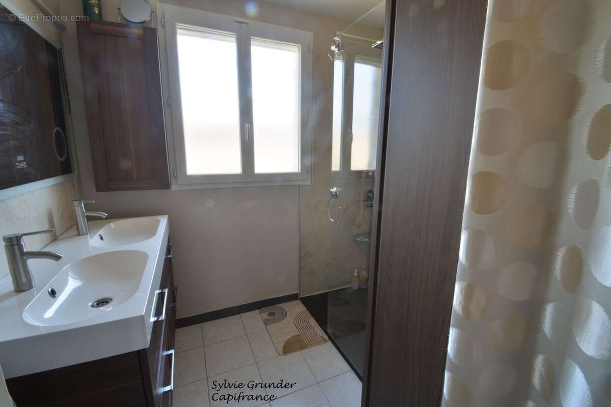 Maison à vendre 4 pièces LANCON PROVENCE (13) avec jardin et piscine - photo 9