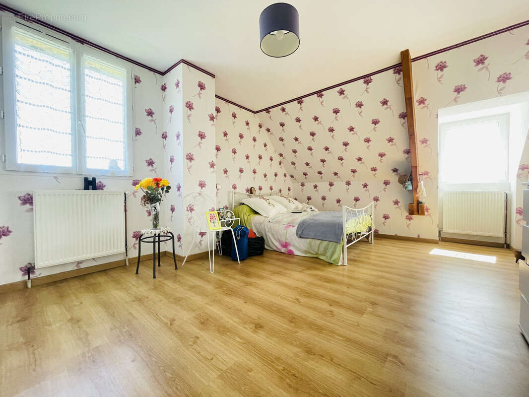 Maison à TERRASSON-LAVILLEDIEU