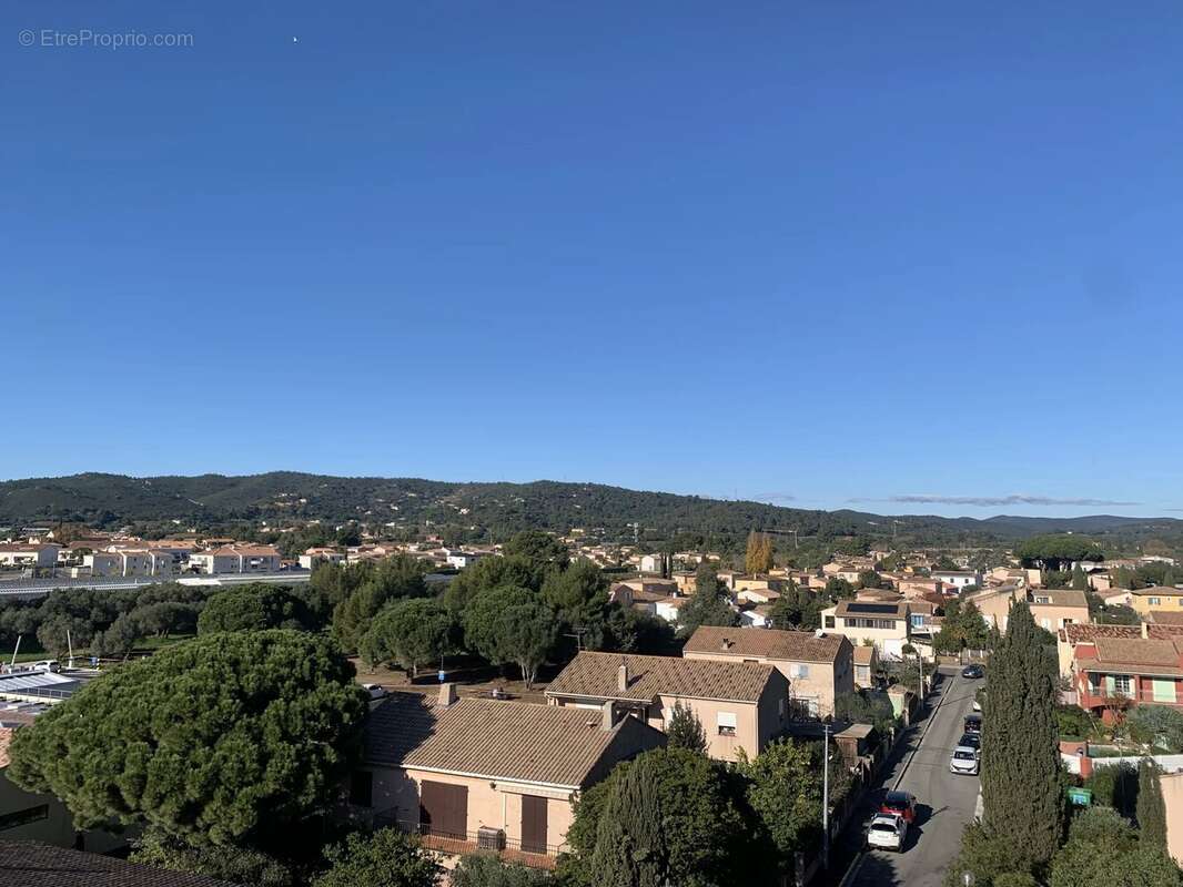 Appartement à LA LONDE-LES-MAURES