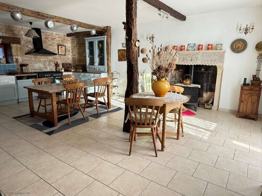 Maison à SAUZE-VAUSSAIS