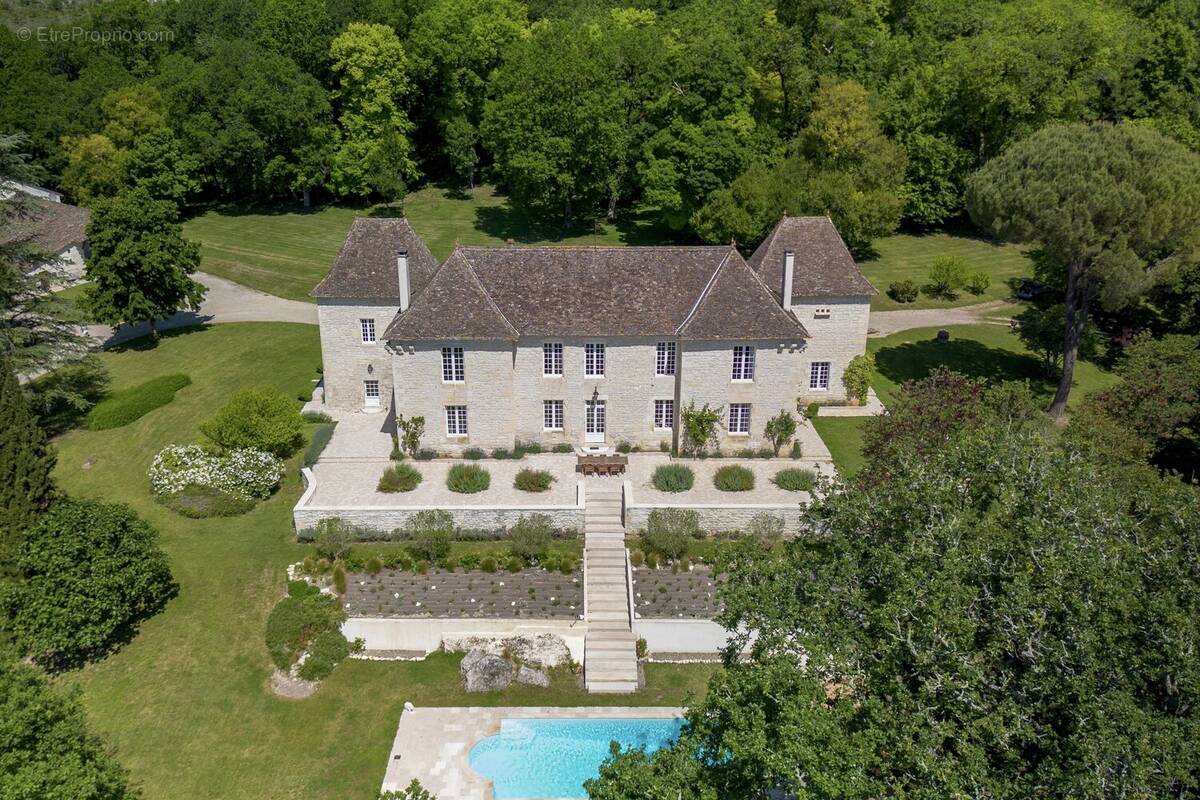 Maison à MONTCUQ