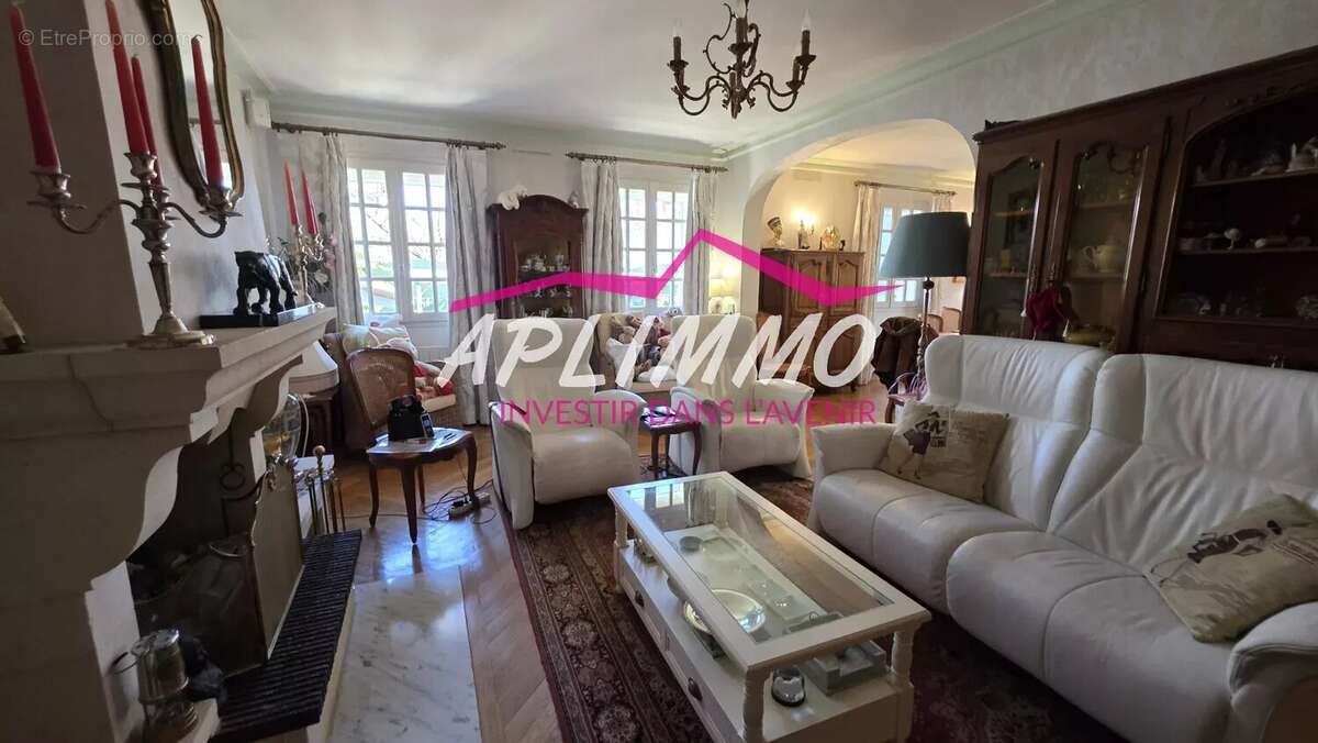 Maison à MONTELIMAR