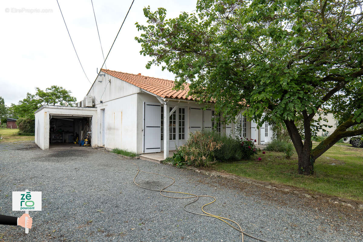 Maison à MOUZEUIL-SAINT-MARTIN