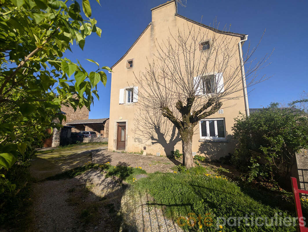 Maison à LUC-LA-PRIMAUBE