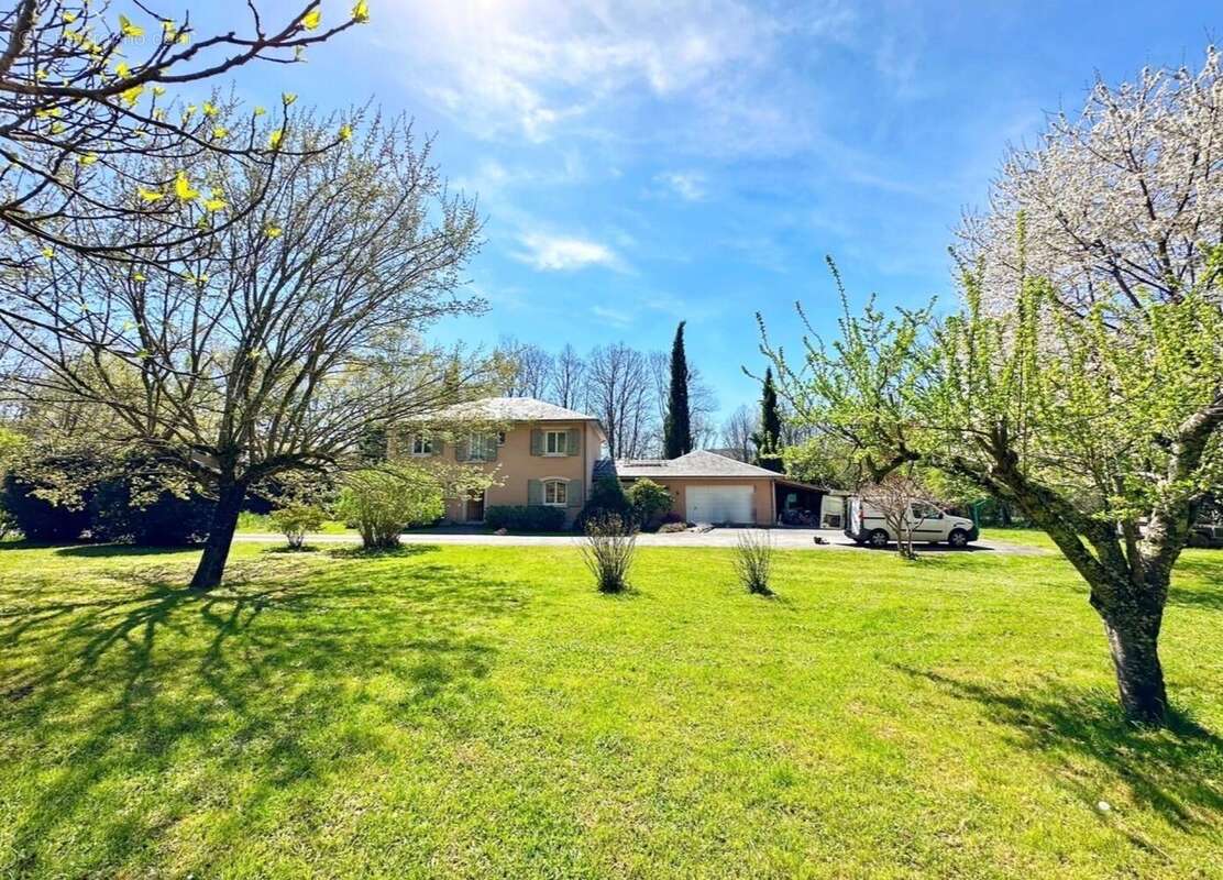 Photo 2 - Maison à BRASSAC