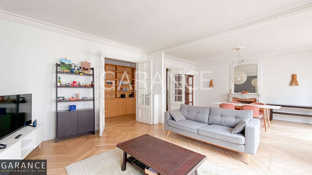 Appartement à PARIS-14E