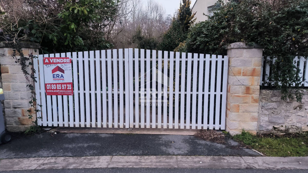 Terrain à BALLANCOURT-SUR-ESSONNE