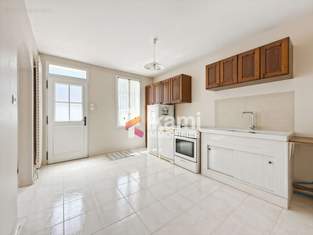 Maison 7 pièces de 102 m2 à Villeneuve sur Yonne 89500 - photo 2