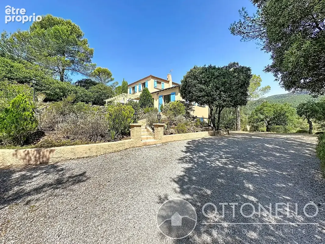 Villa Roquebrune Sur Argens 5 pièces 122,84 m2 sur 4 540 m2 de terrain avec piscine, garage et sous-sol - photo 16