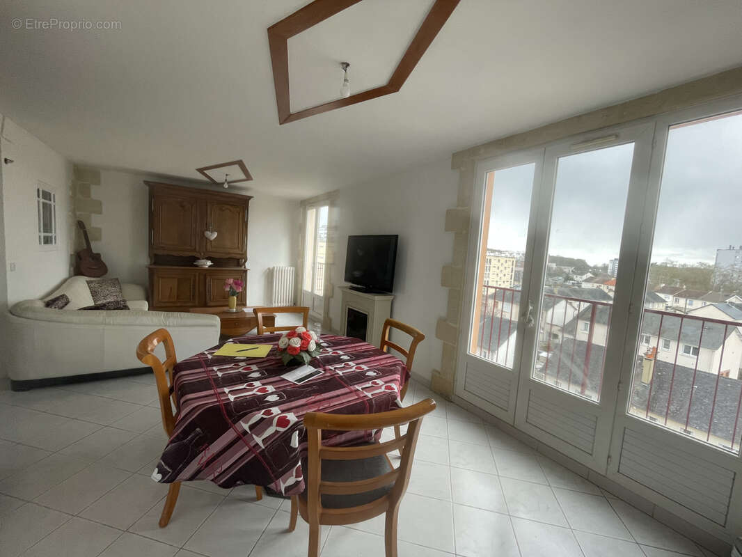 Appartement à ALLONNES