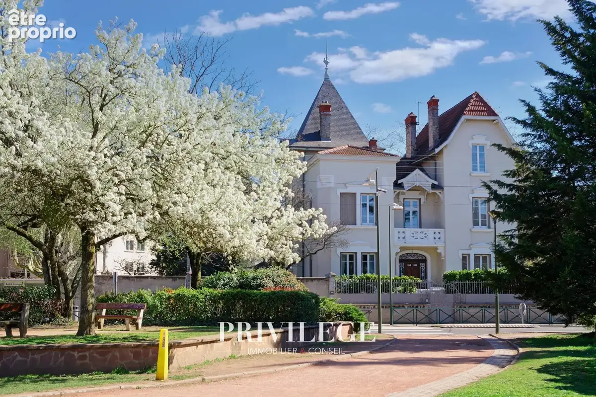 Photo Maison à Caluire-Et-Cuire au prix de 1 090 000€