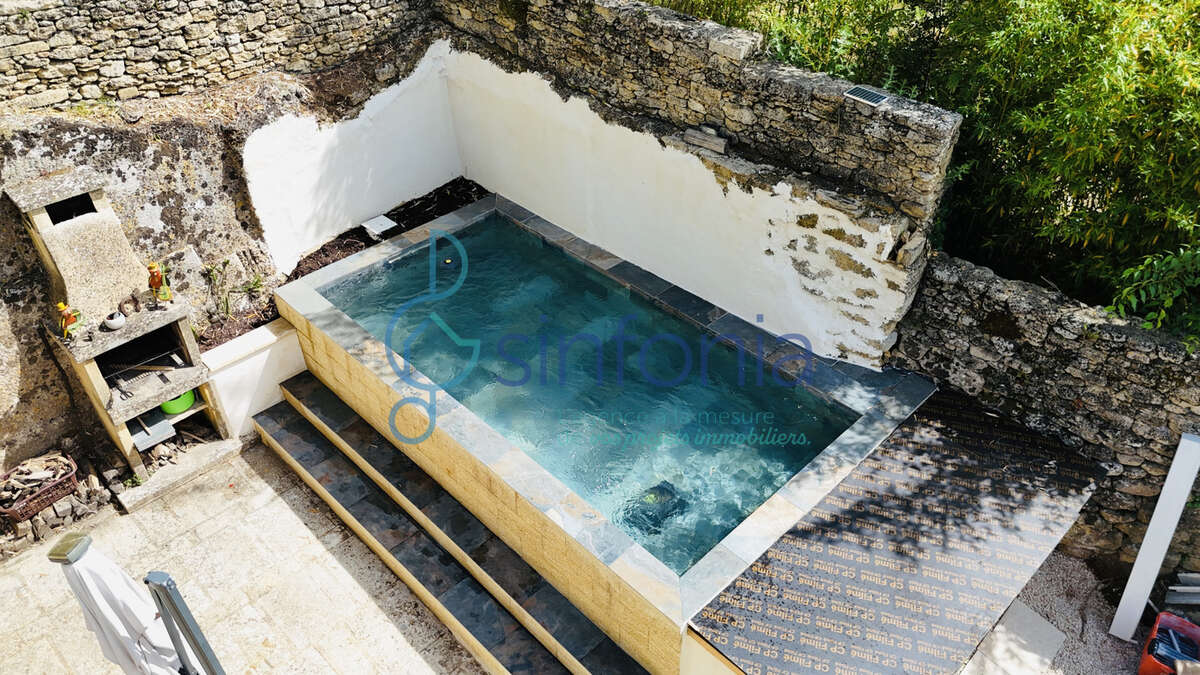 Ancienne bergerie en pierre rénovée avec plunge pool à Vers-Pont-du-Gard - photo 17