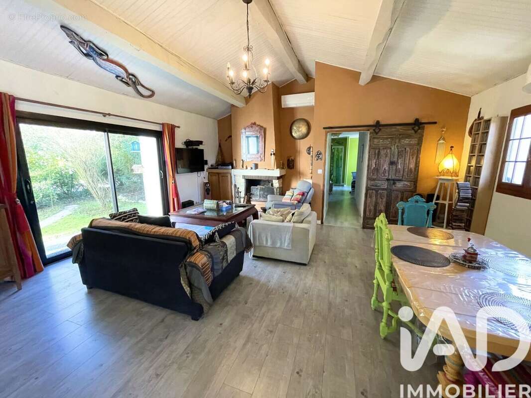 Maison 147 m² à Jau-Dignac-Et-Loirac  - photo 3