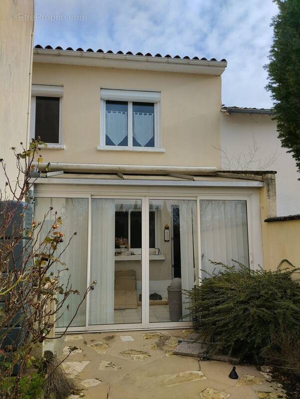 Maison à CHEF-BOUTONNE