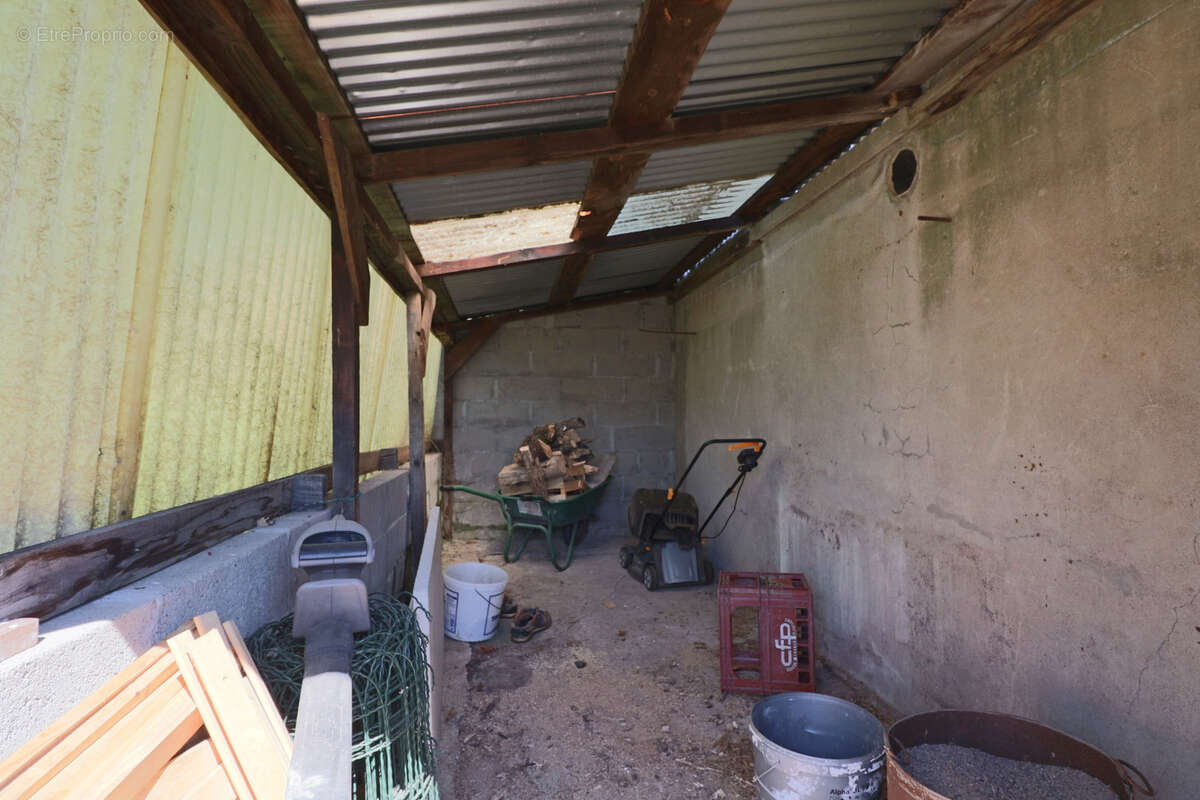 Maison à SAINT-SAUVES-D&#039;AUVERGNE